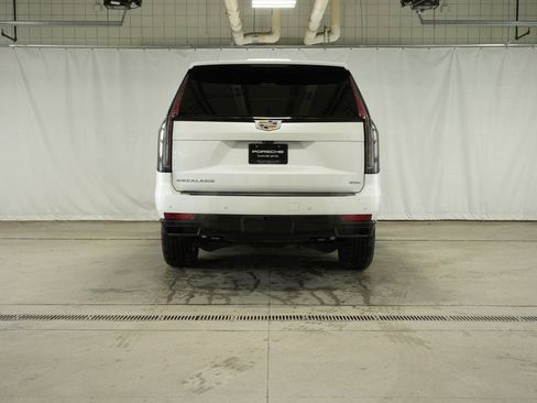 Used 2022 Cadillac Escalade ESV Sport w/ Touring Package image 4