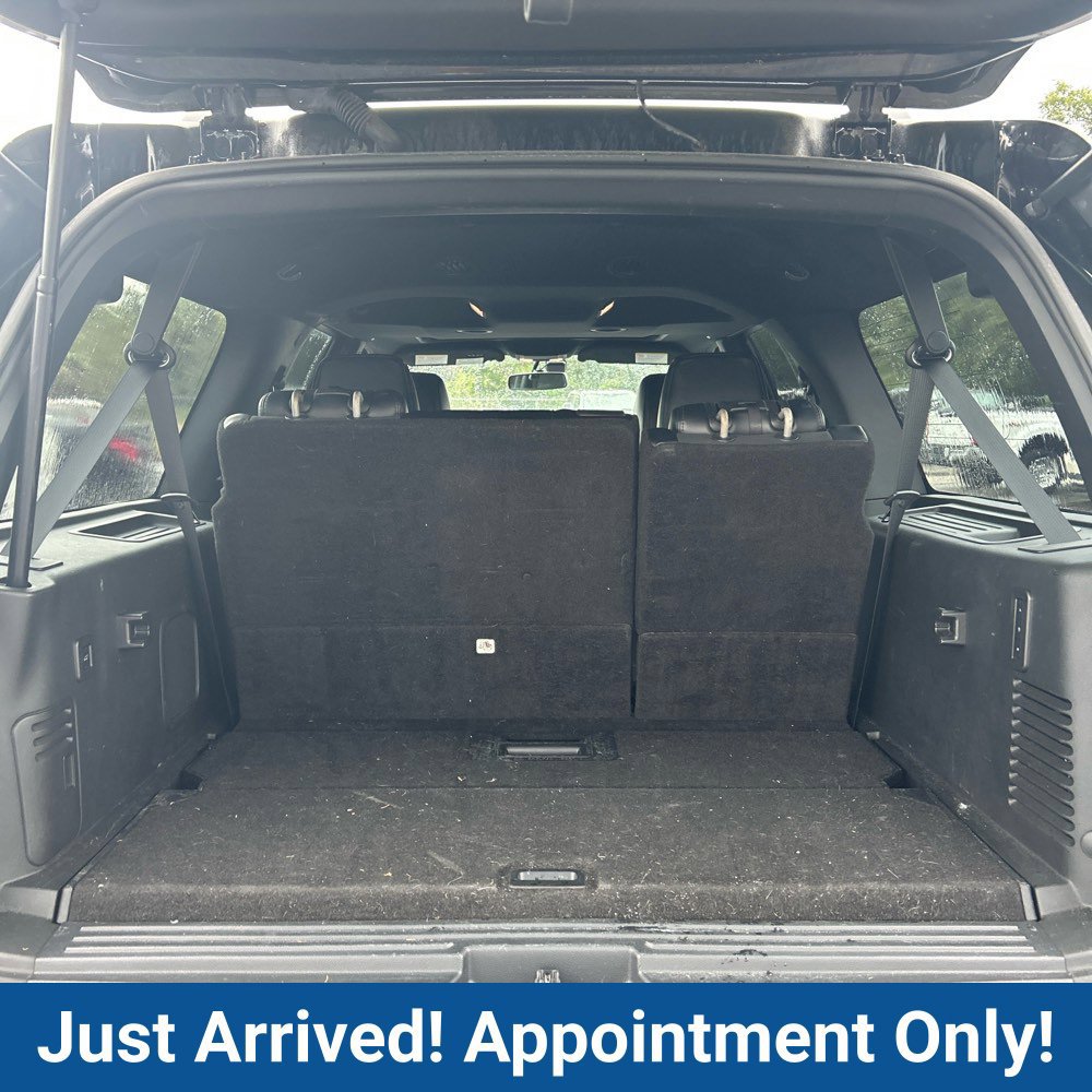 Used 2017 Lincoln Navigator L Select RWD image 11