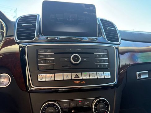 Used 2018 Mercedes-Benz GLS 550 4MATIC image 9