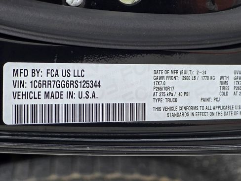 Used 2024 RAM 1500 Classic SLT AWD/4WD image 28