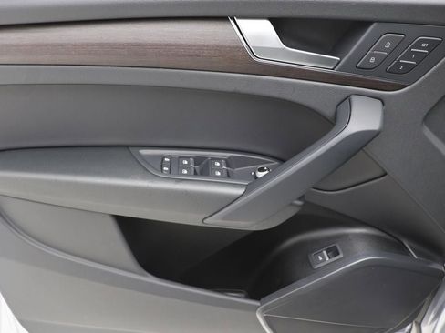 Used 2023 Audi Q5 2.0T Premium w/ Convenience Package image 14