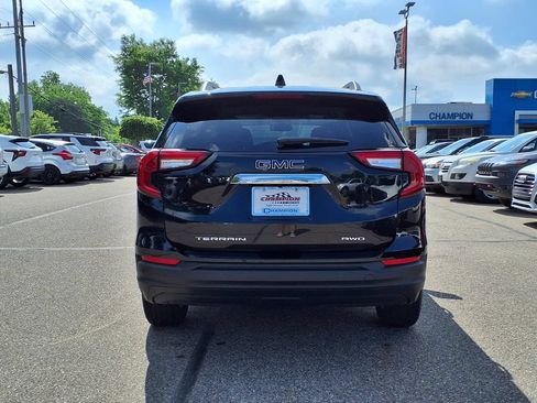 Used 2024 GMC Terrain SLE w/ Driver Convenience Package AWD/4WD image 6