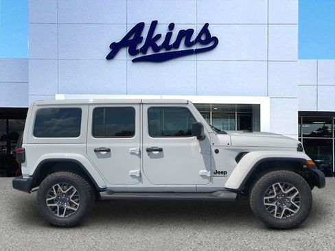 New 2026 Jeep Wrangler Unlimited Sahara AWD/4WD image 1