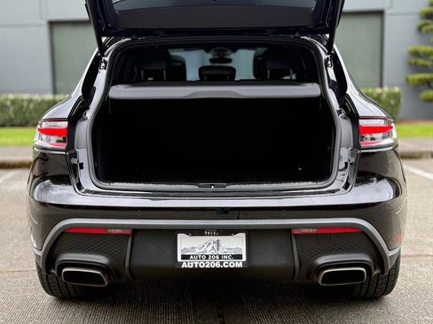 Used 2022 Porsche Macan AWD/4WD image 36