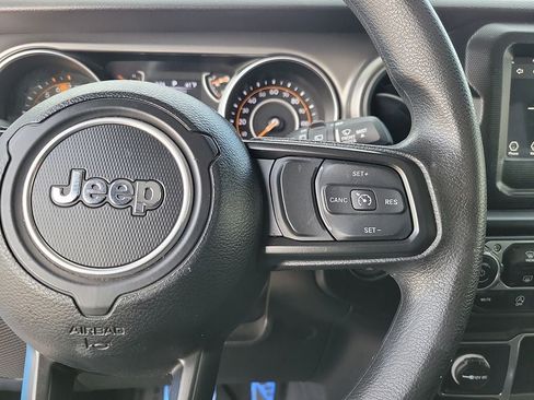 Used 2023 Jeep Wrangler Sport AWD/4WD image 19