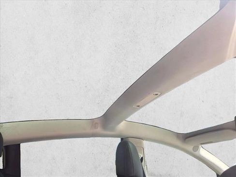 Used 2021 Tesla Model 3 Standard Range Plus image 18