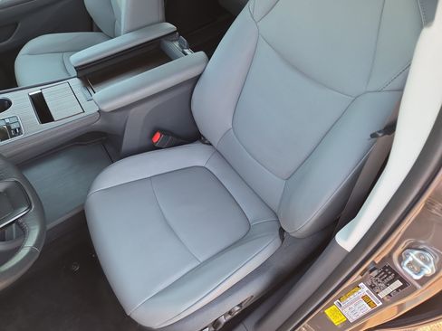 Certified 2023 Toyota Sienna XLE w/ XLE Plus Package AWD/4WD image 13