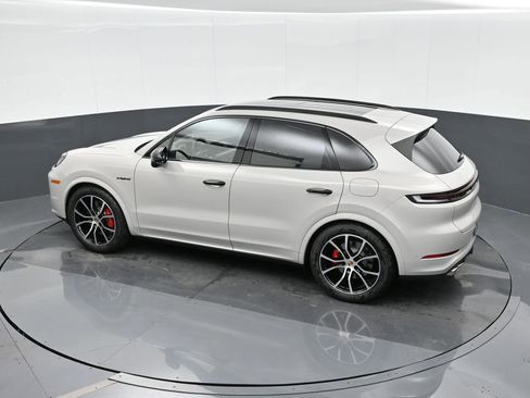 New 2026 Porsche Cayenne S AWD/4WD image 27