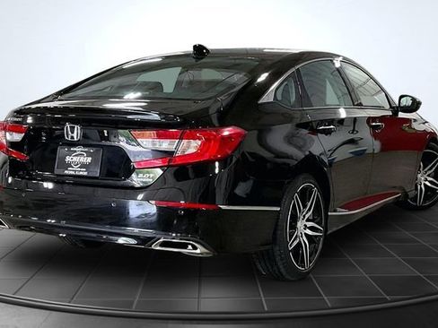 Used 2021 Honda Accord Touring image 2