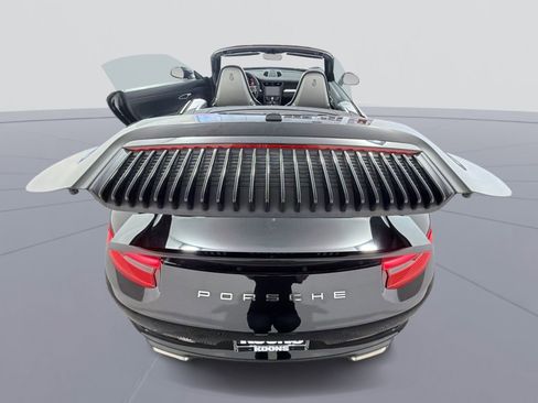Used 2018 Porsche 911 Carrera RWD image 25