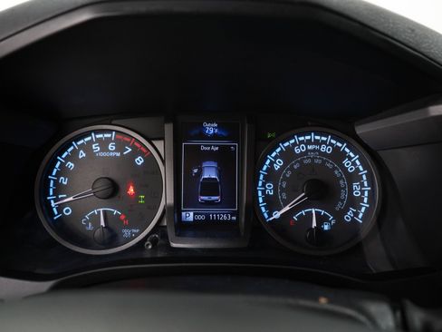 Used 2020 Toyota Tacoma TRD Sport AWD/4WD image 28