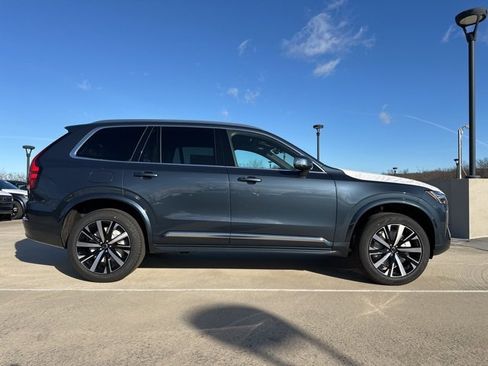 New 2026 Volvo XC90 B5 Core image 8