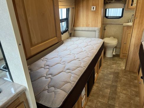 Used 2017 Ford E-450 and Econoline 450 Super Duty w/ Motorhome Prep Package RWD image 89