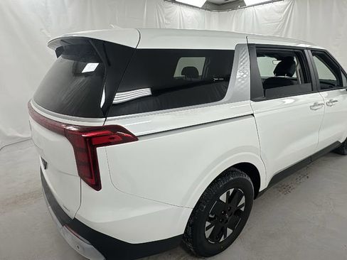 New 2026 Kia Carnival LXS image 3