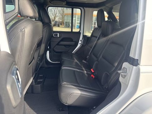 Used 2020 Jeep Wrangler Unlimited Sahara w/ Safety Group image 10