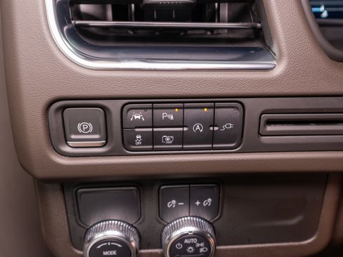 Used 2022 GMC Yukon SLT w/ SLT Premium Package RWD image 31