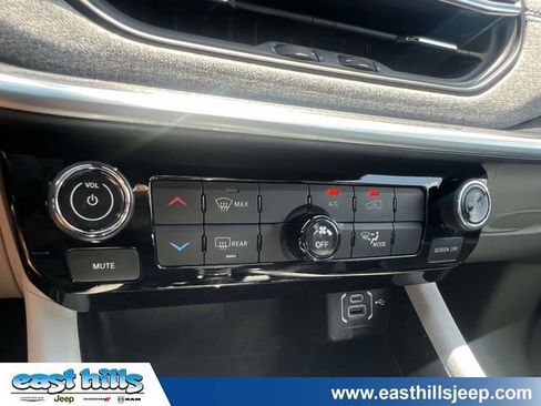 Certified 2024 Jeep Compass Latitude AWD/4WD image 34