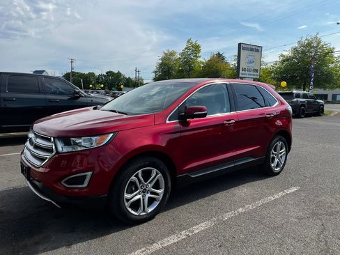 Used 2017 Ford Edge Titanium w/ Technology Package AWD/4WD image 3