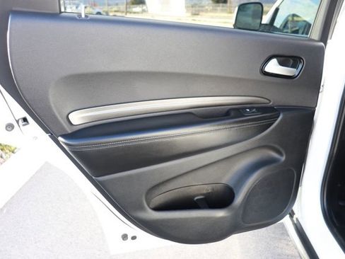Used 2023 Dodge Durango SXT image 12
