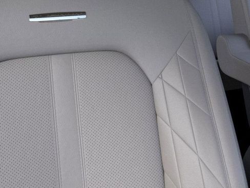 New 2023 Ford Expedition Max Platinum image 16