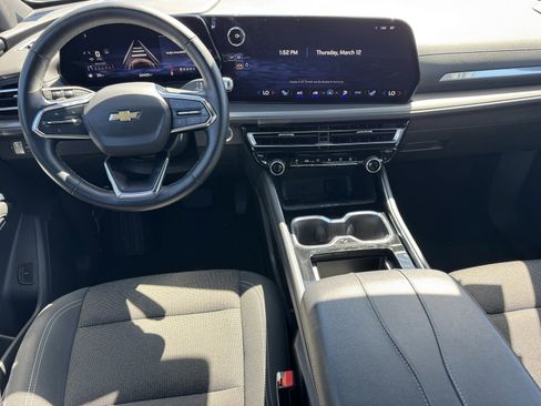 Used 2024 Chevrolet Traverse LT image 14