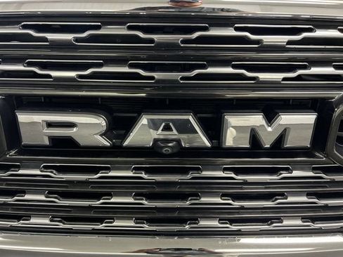 Used 2024 RAM 2500 Limited AWD/4WD image 32