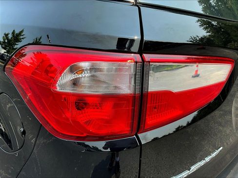 Used 2021 Ford EcoSport S FWD image 22