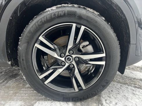 Used 2025 Volvo XC40 B5 Core image 12