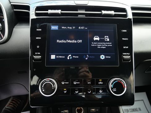 Used 2023 Hyundai Santa Cruz SE AWD/4WD image 13