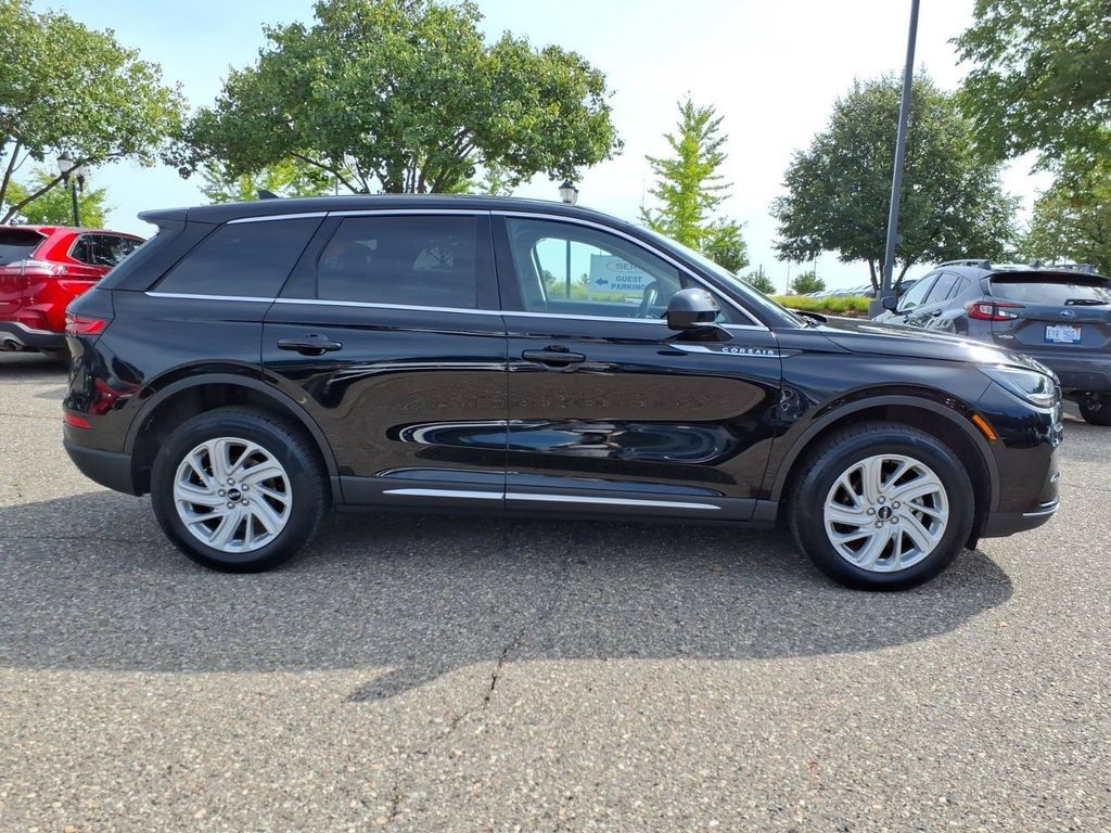 Used 2023 Lincoln Corsair FWD image 3