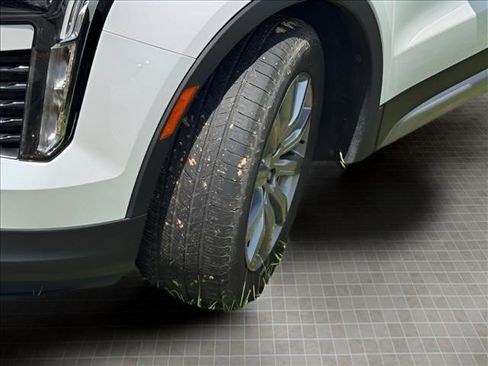 Used 2020 Cadillac XT4 Premium Luxury w/ Driver Awareness Package AWD/4WD image 4