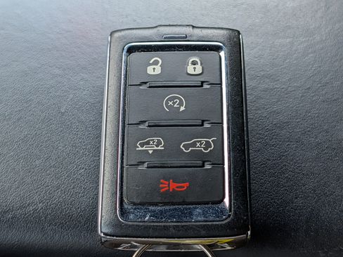 Used 2023 Jeep Grand Wagoneer Series II AWD/4WD image 31