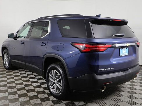 Used 2023 Chevrolet Traverse LT w/ Rear Camera Mirror Package image 10