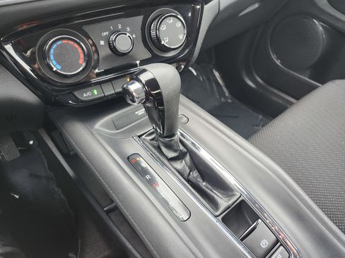 Used 2017 Honda HR-V LX image 30