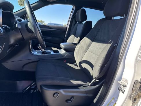 Used 2021 Jeep Grand Cherokee Laredo AWD/4WD image 18
