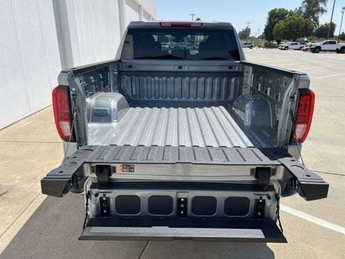 New 2026 GMC Sierra 1500 Elevation image 17