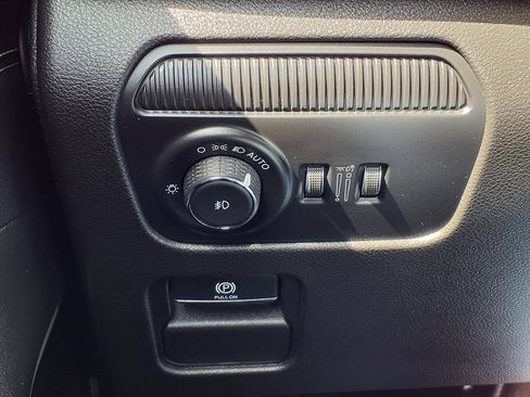 Used 2025 Jeep Wagoneer Base w/ Premium Group I image 7