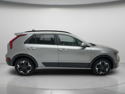 Used 2024 Kia Niro Wind FWD image 6