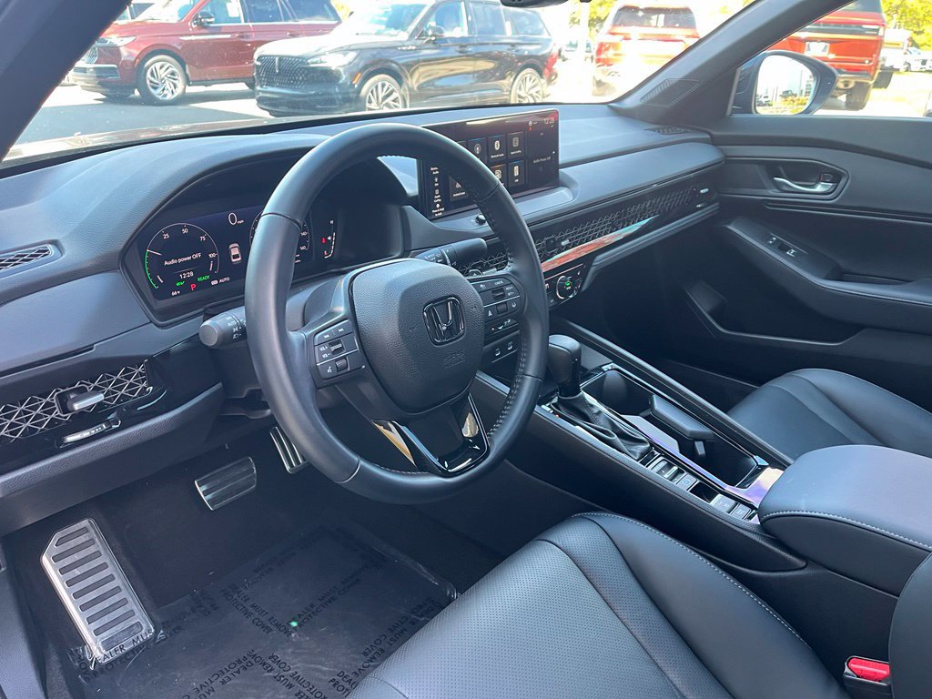 Used 2025 Honda Accord Sport image 25