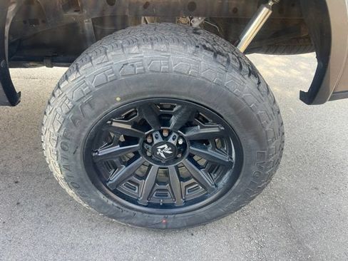 Used 2020 Ford F150 XLT w/ Equipment Group 302A Luxury AWD/4WD image 9