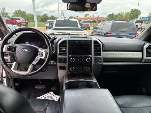 Used 2019 Ford F250 Lariat w/ Lariat Ultimate Package AWD/4WD image 13