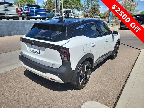 New 2025 Nissan Kicks SR w/ SR Premium Package FWD image 7