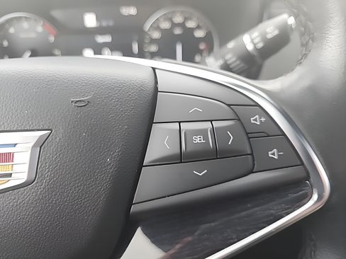 Used 2022 Cadillac XT5 Premium Luxury AWD/4WD image 15