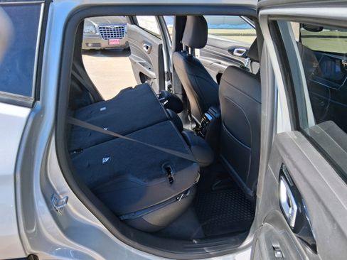 New 2026 Jeep Compass Latitude image 21