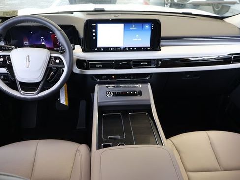 New 2025 Lincoln Aviator 2WD w/ Equipment Group 101A image 16