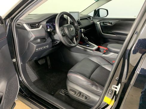 Used 2020 Toyota RAV4 TRD Off-Road w/ TRD Off-Road Weather Package image 31