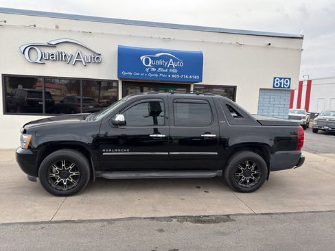 Used 2012 Chevrolet Avalanche LTZ image 1