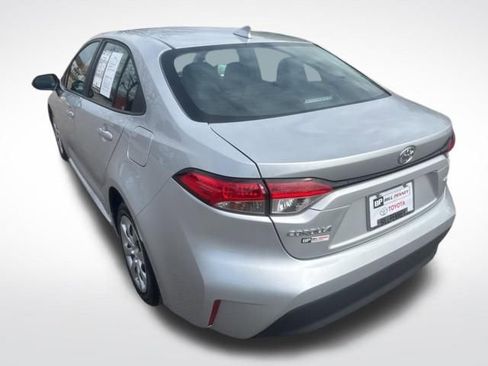 Used 2025 Toyota Corolla LE image 3