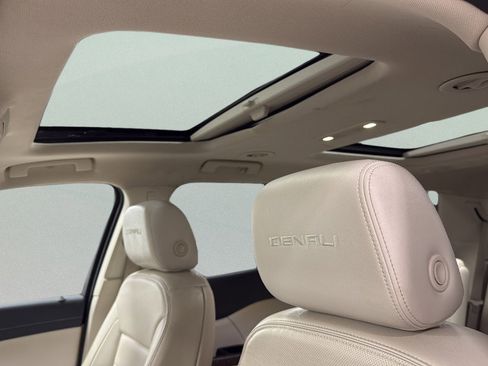 Used 2023 GMC Acadia Denali w/ Denali Ultimate Package image 22