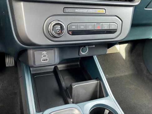 New 2025 Ford Maverick XL image 16